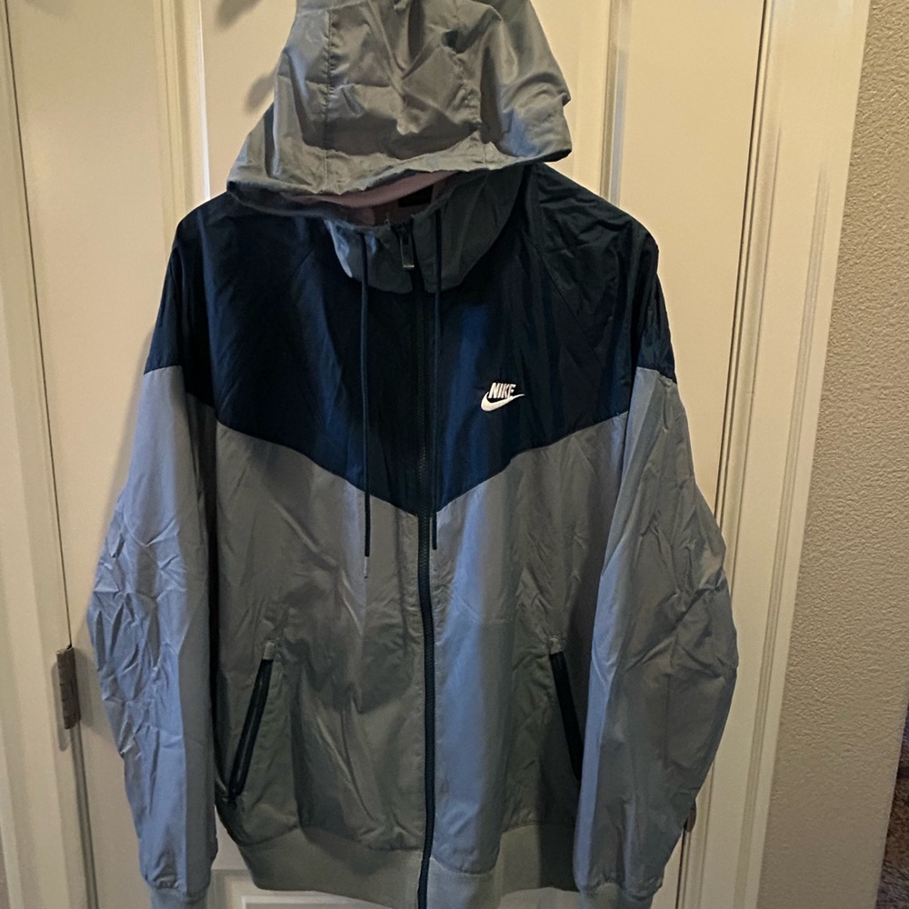 Nike Men’s Windbreaker
